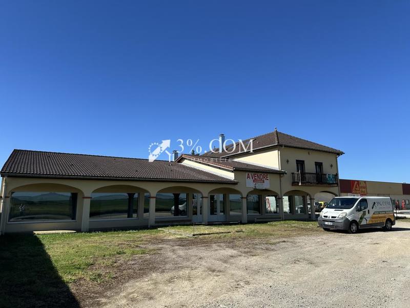 Maison - 639 m² - 12 pièces