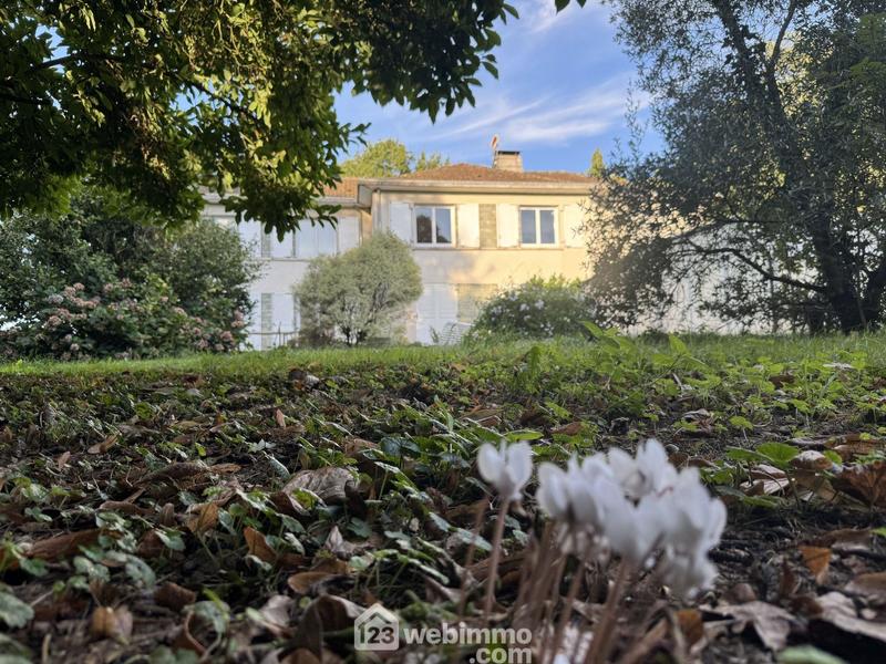 Maison - 350 m² - 14 pièces