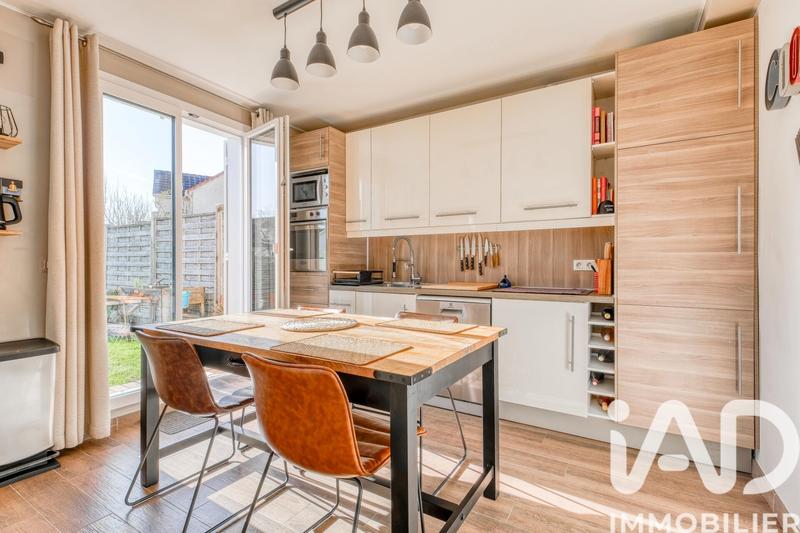 Maison - 98 m² - 4 pièces