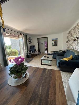 Maison traditionnelle - 87 m² - 5 pièces