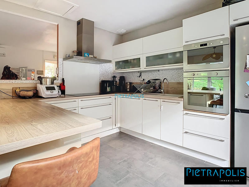 Maison - 140 m² - 5 pièces