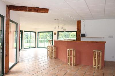 Maison - 210 m² - 5 pièces