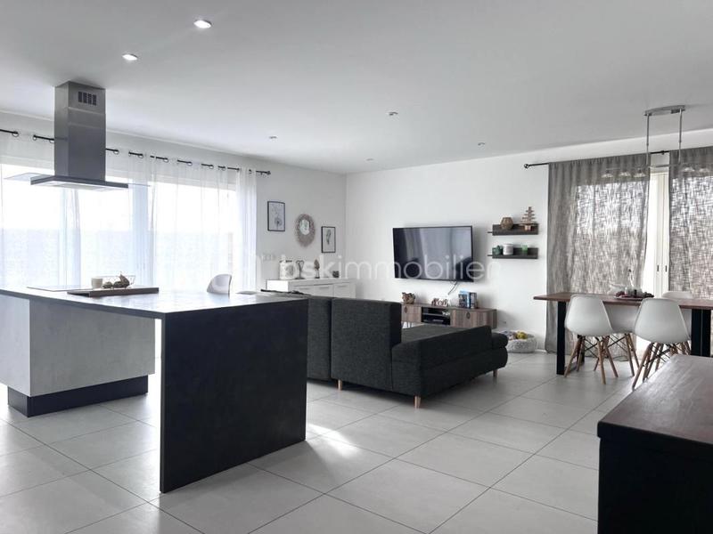 Maison - 92 m² - 5 pièces