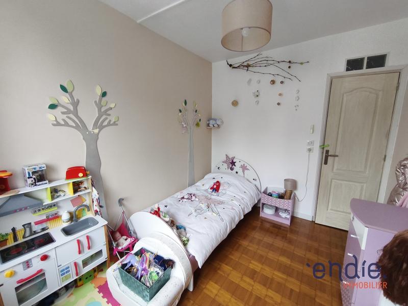 Maison - 93 m² - 5 pièces