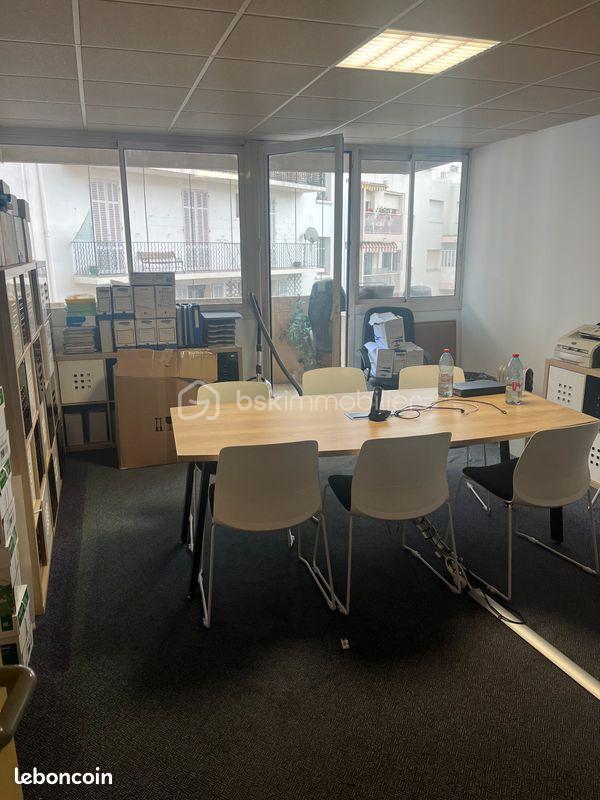 Bureau - 117 m² - 5 pièces