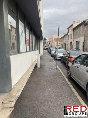 Local commercial - 323 m²