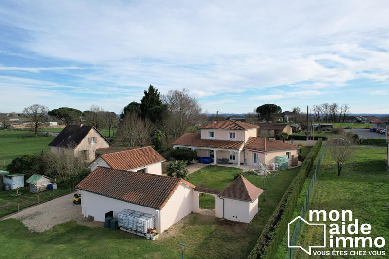 Maison traditionnelle - 164 m² - 6 pièces