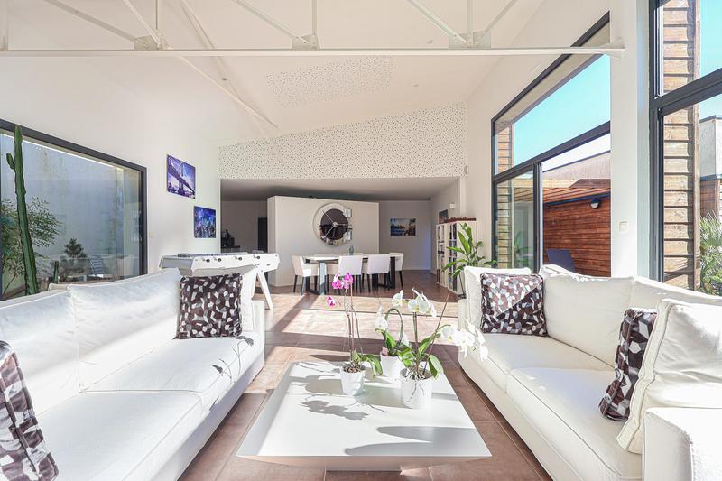 Villa - 203 m² - 9 pièces