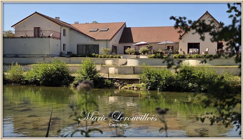 Maison - 440 m² - 12 pièces