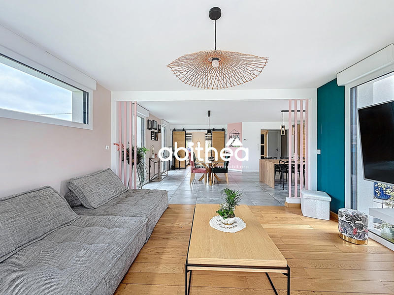 Maison - 181 m² - 8 pièces