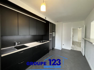 Appartement - 85 m² - 3 pièces