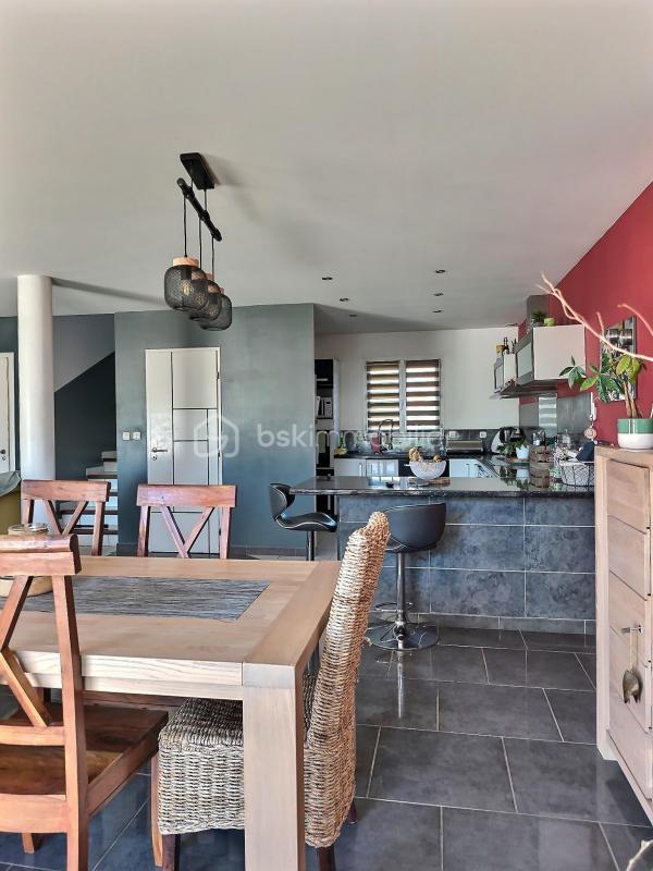 Maison traditionnelle - 163 m² - 5 pièces