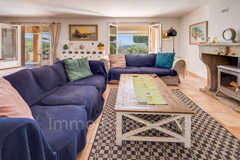 Villa - 215 m² - 6 pièces