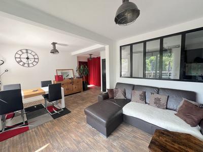 Appartement - 80 m² - 4 pièces