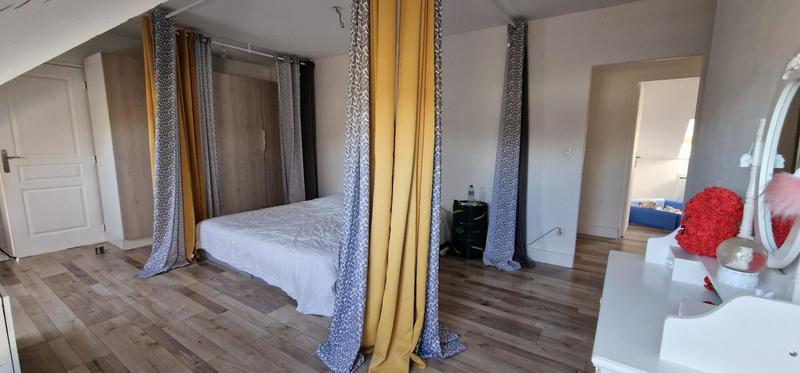 Maison - 310 m² - 11 pièces