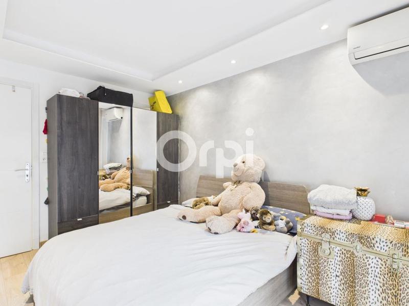 Appartement - 90 m² - 4 pièces