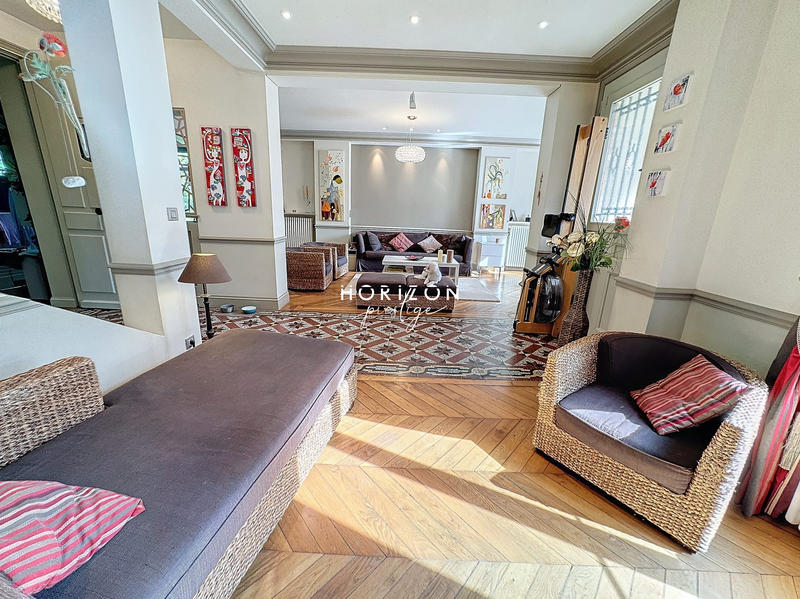 Maison - 167 m² - 7 pièces