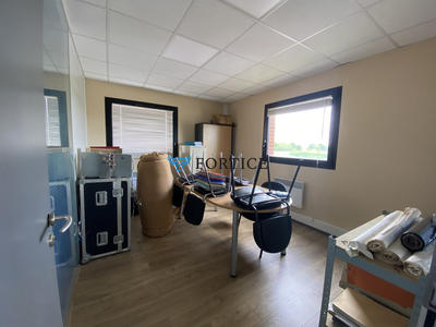 Bureau - 100 m² - 4 pièces