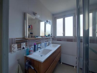 Appartement - 80 m² - 5 pièces