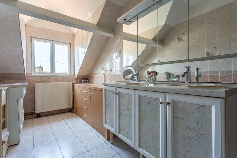 Maison - 191 m² - 9 pièces