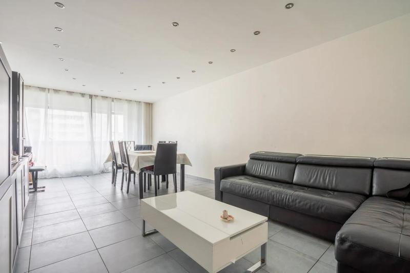 Appartement - 98 m² - 5 pièces