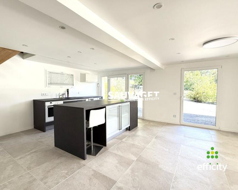 Maison - 143 m² - 5 pièces