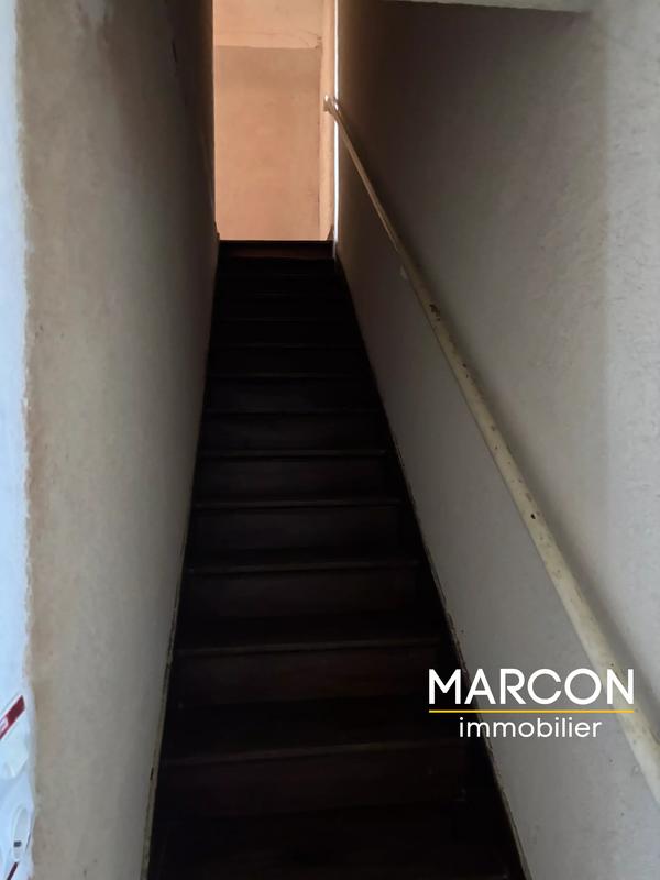 Immeuble - 196 m² - 9 pièces