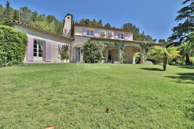 Maison - 240 m² - 9 pièces