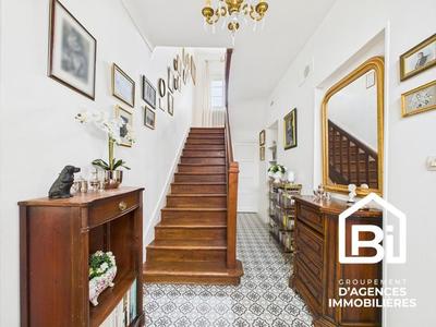 Maison ancienne - 189 m² - 7 pièces