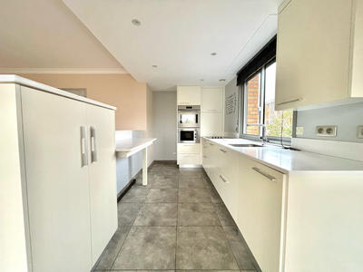 Appartement - 93 m² - 4 pièces