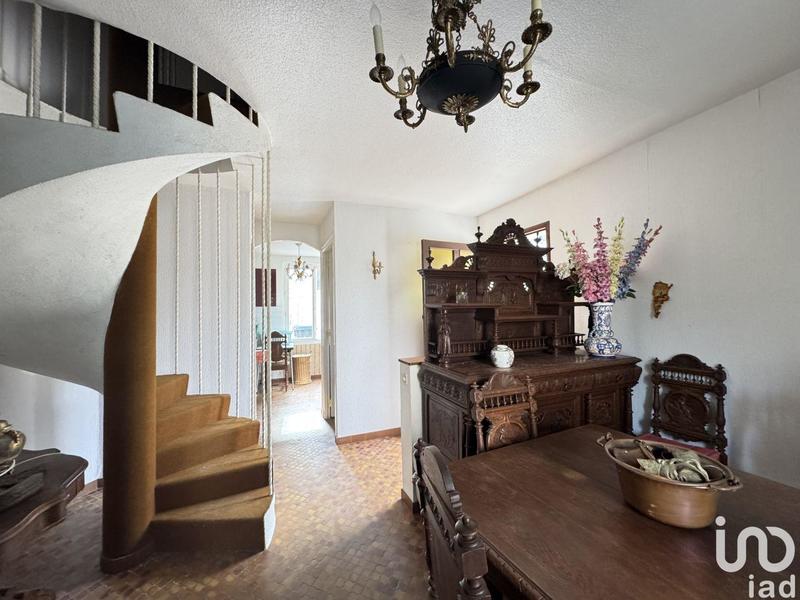 Maison - 195 m² - 6 pièces