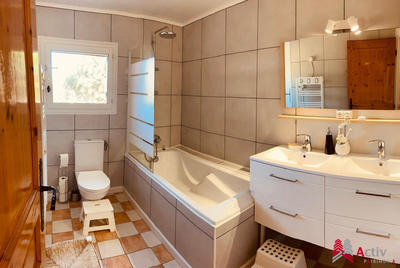 Villa - 180 m² - 6 pièces