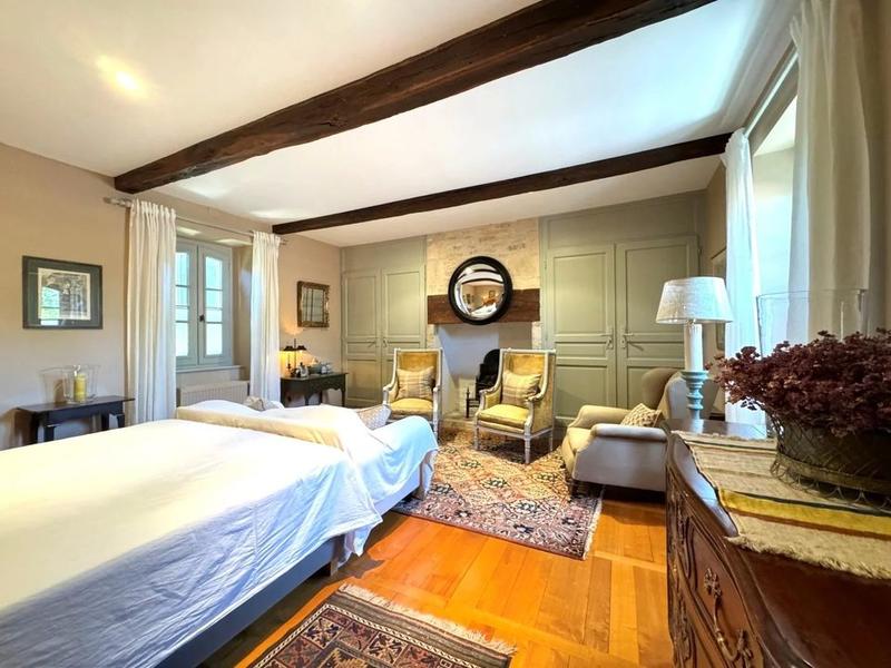 Demeure - 164 m² - 5 pièces