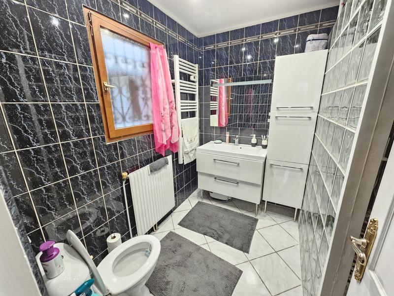 Maison - 270 m² - 15 pièces