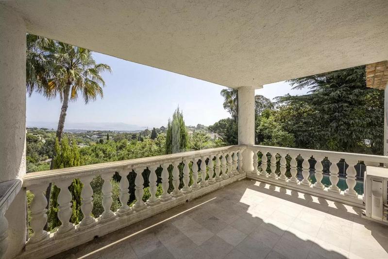 Maison - 263 m² - 7 pièces