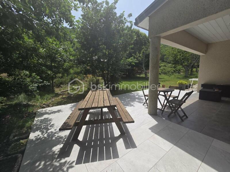 Maison - 102 m² - 5 pièces