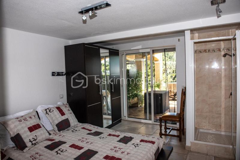 Propriété - 340 m² - 16 pièces