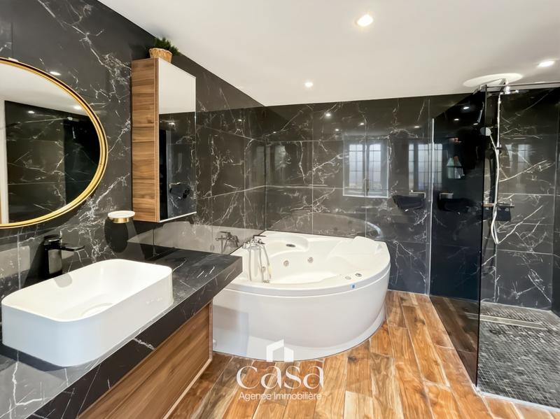 Maison - 166 m² - 6 pièces