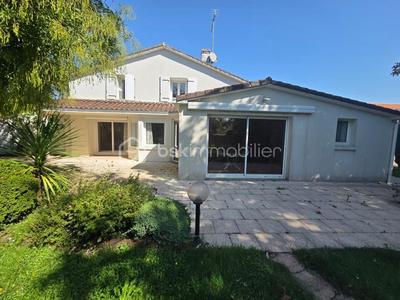 Maison de village - 200 m² - 9 pièces