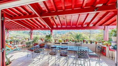 Maison - 311 m² - 10 pièces