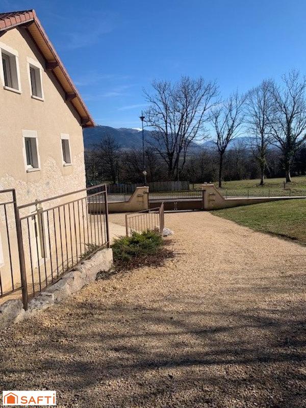 Maison - 330 m² - 13 pièces