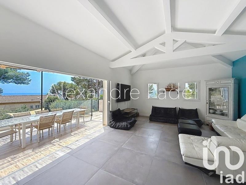 Maison - 270 m² - 10 pièces