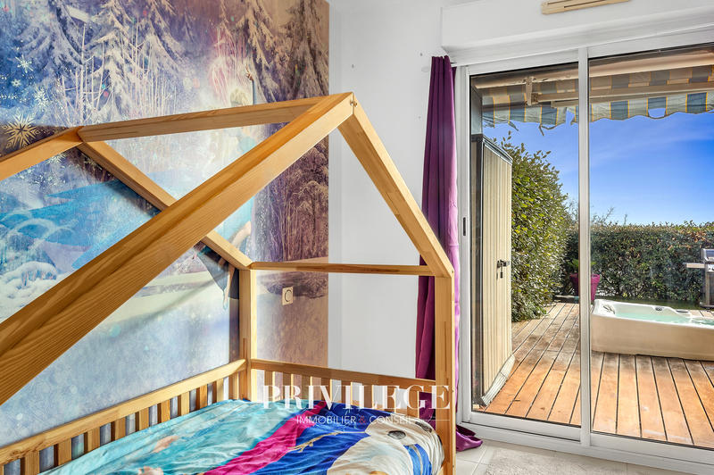 Appartement - 77 m² - 4 pièces