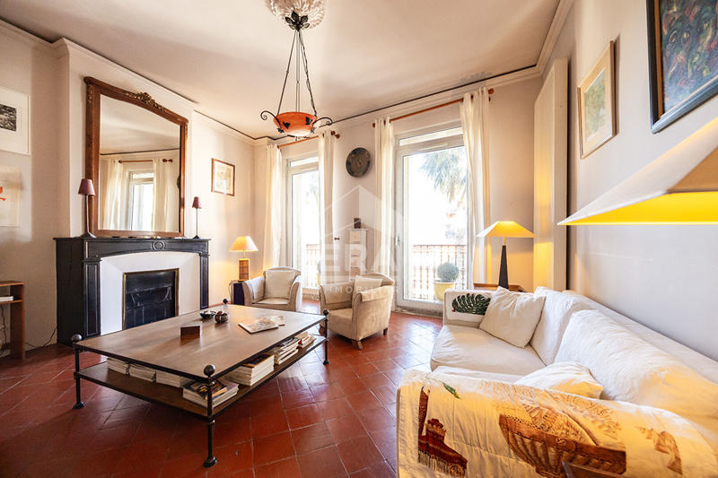 Appartement - 140 m² - 6 pièces