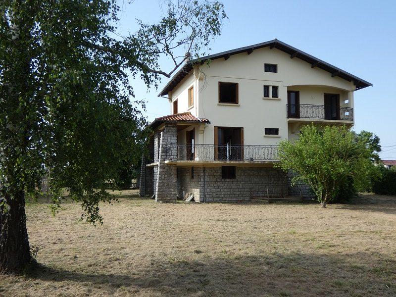 Villa - 144 m² - 8 pièces