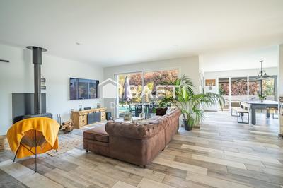 Maison - 122 m² - 4 pièces