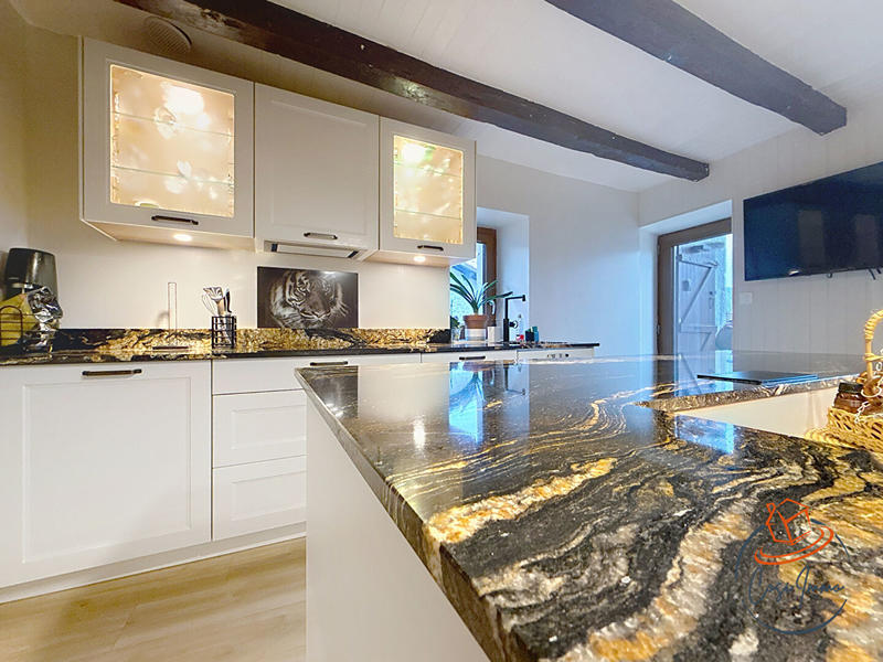 Maison - 205 m² - 7 pièces