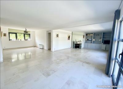 Appartement - 142 m² - 4 pièces