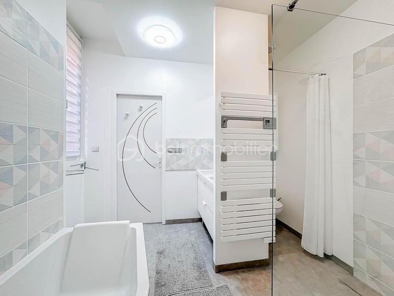 Maison - 123 m² - 4 pièces