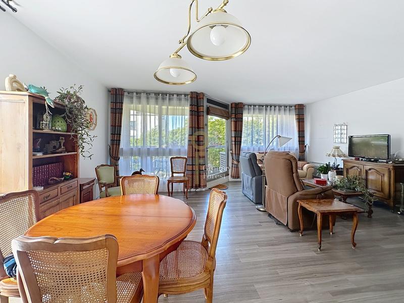 Appartement - 98 m² - 4 pièces